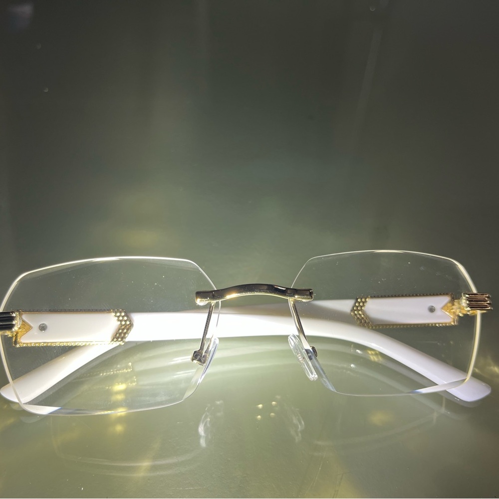 Stylish Marble-Patterned Glasses - image 4